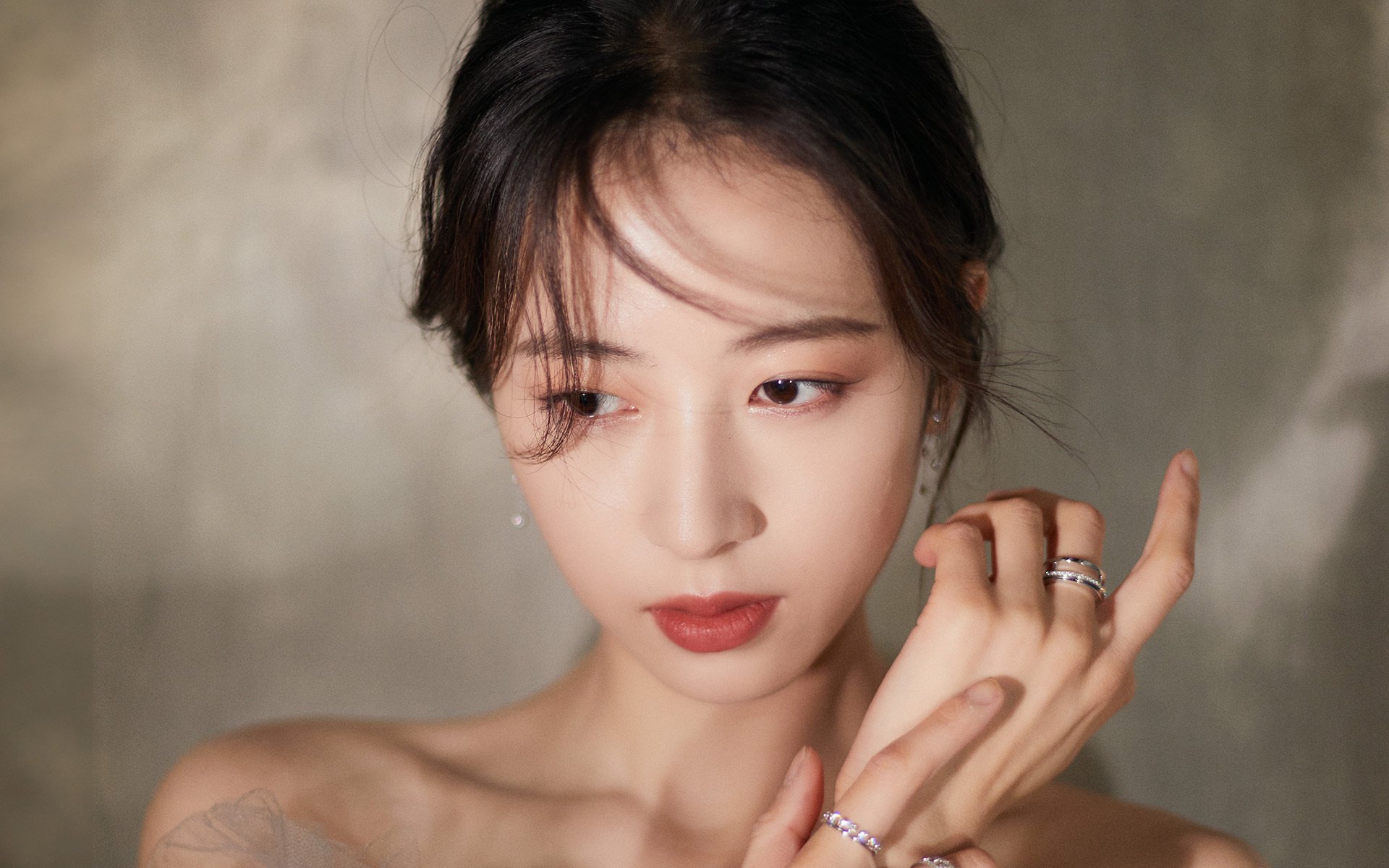 爱游戏综合娱乐-拉脱维亚队发起疯狂反击，力求逆袭，拉脱维亚简介一下