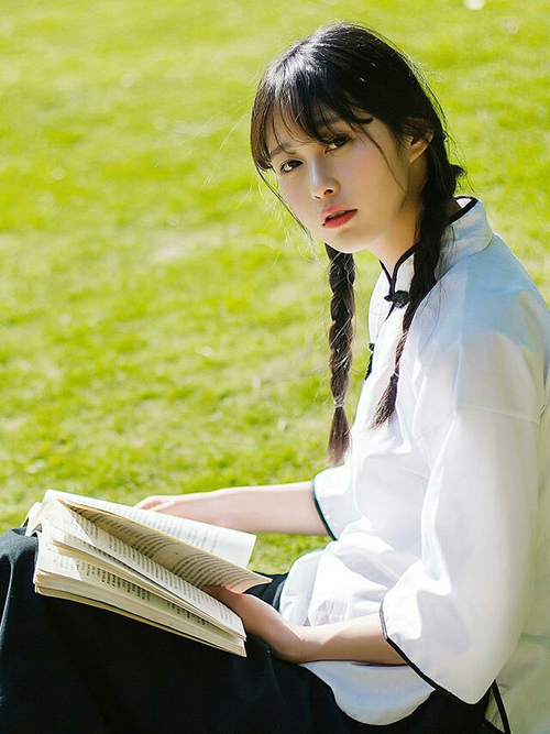 AYX体育-曼联迎战桑德兰，索尔斯克亚能否带领球队获胜？，曼联队歌索尔斯克亚