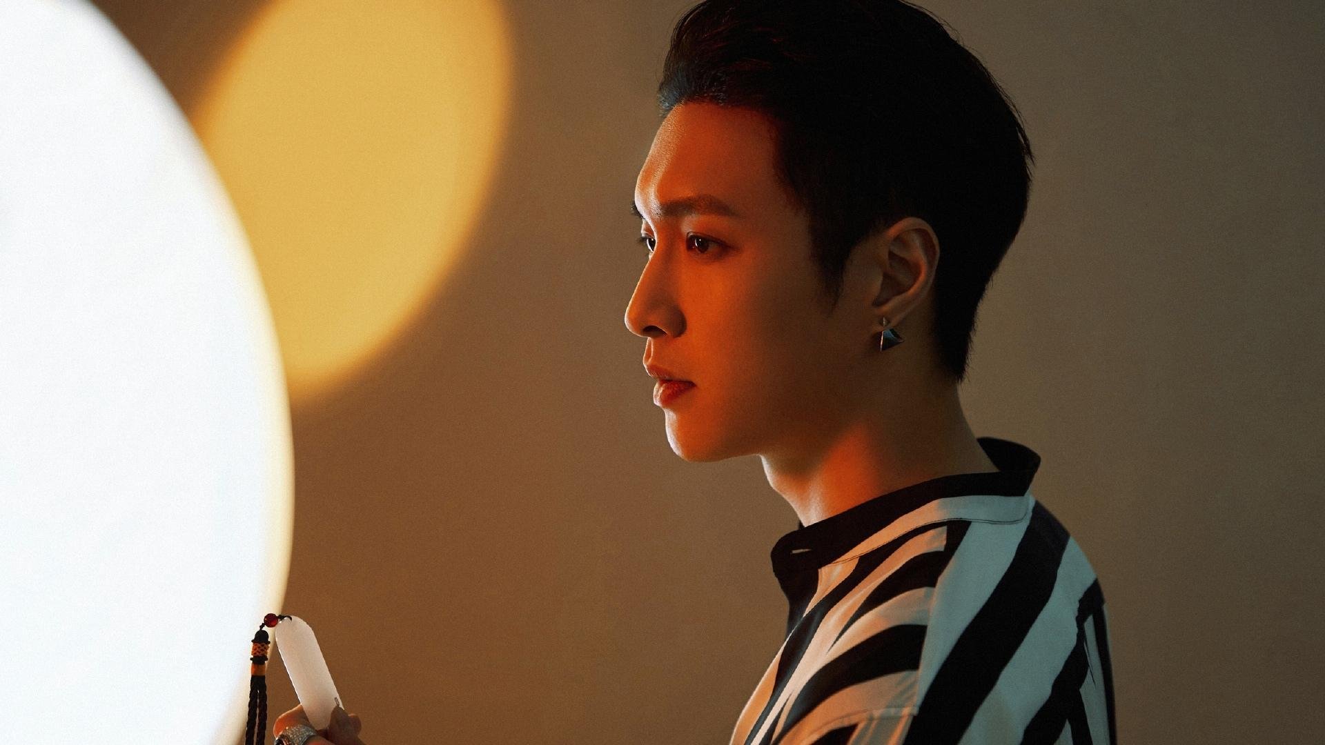 跳水赛场中立代表队A完成高难度动作,跳水队选拔赛