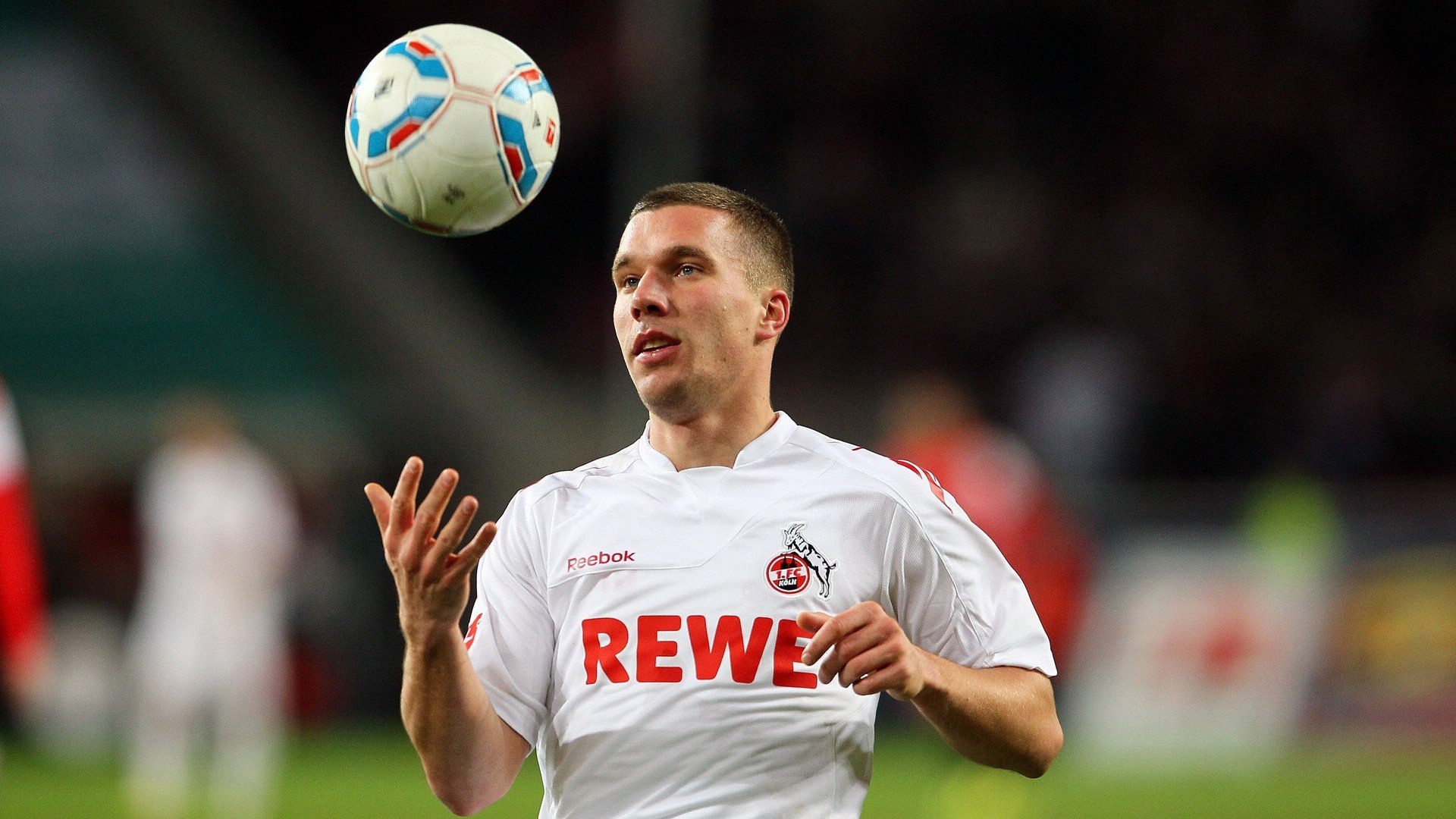 德甲球队通过数据驱动微调防守层级结构应对反击，德甲防守最好的球队